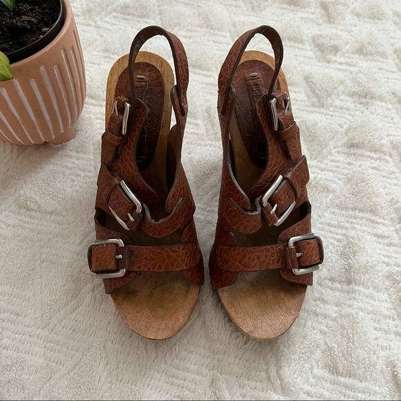 BCBGMaxazria Brown Leather Buckle Strap Wooden Platform Sandals - Picture 5 of 11
